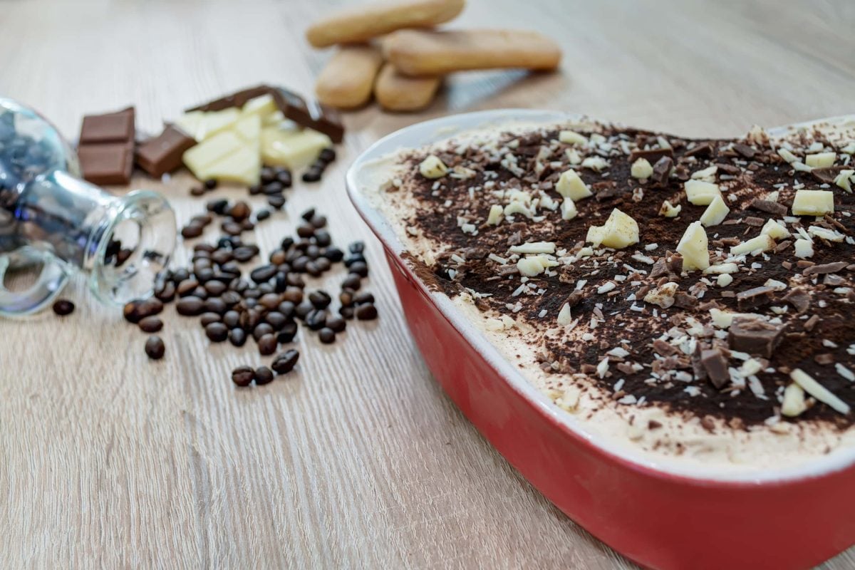 Tiramisu mit geraspelter Schokolade: Klassiker mit Wow-Faktor - EAT CLUB