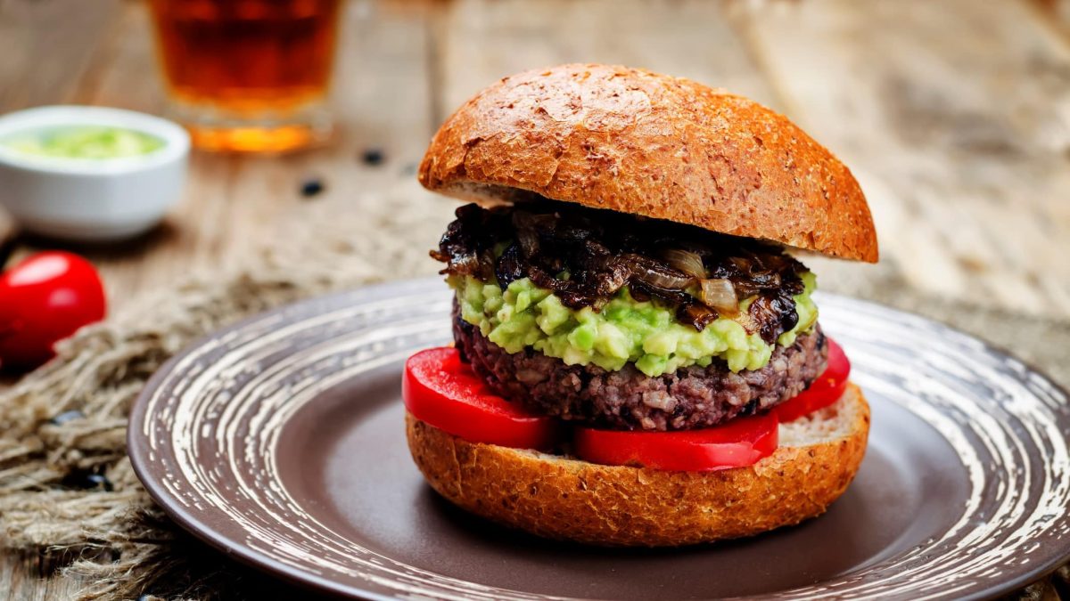 Bohnenburger auf Teller