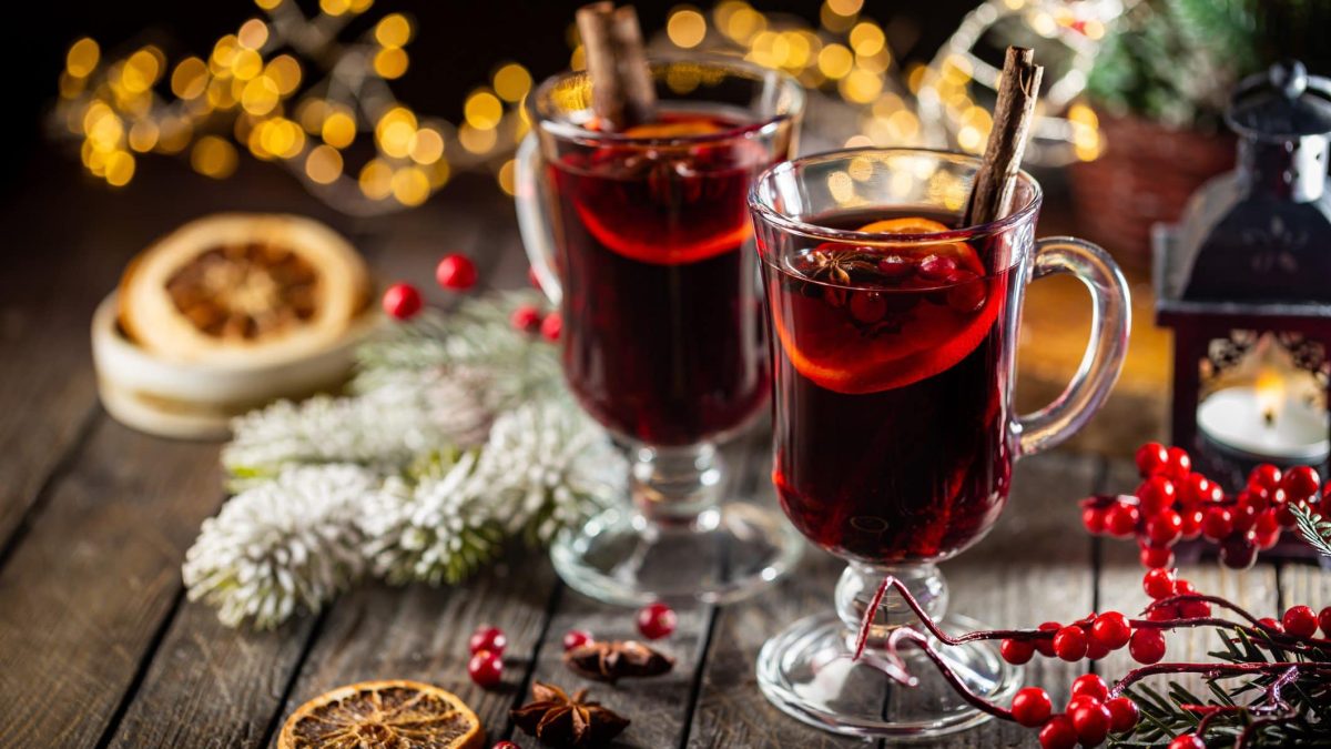 Glühwein in Gläsern, der Glögg heißt.