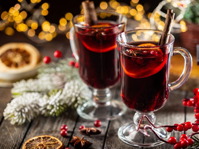 Glühwein in Gläsern, der Glögg heißt.