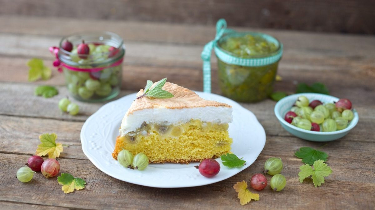 Stachelbeer Baiser Kuchen