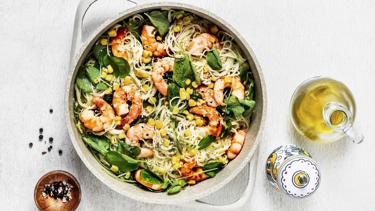 Pasta mit Garnelen und knackigem Spinat