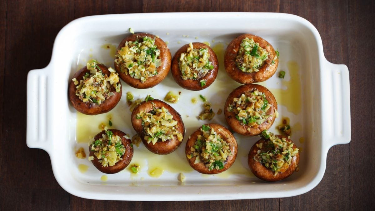 Champignons mit Veggie-Füllung