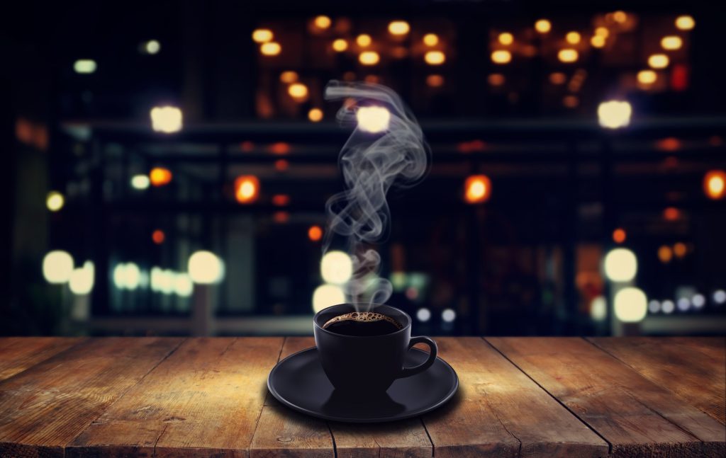 Diese Geheimzutat schafft bei bitterem Kaffee Abhilfe!