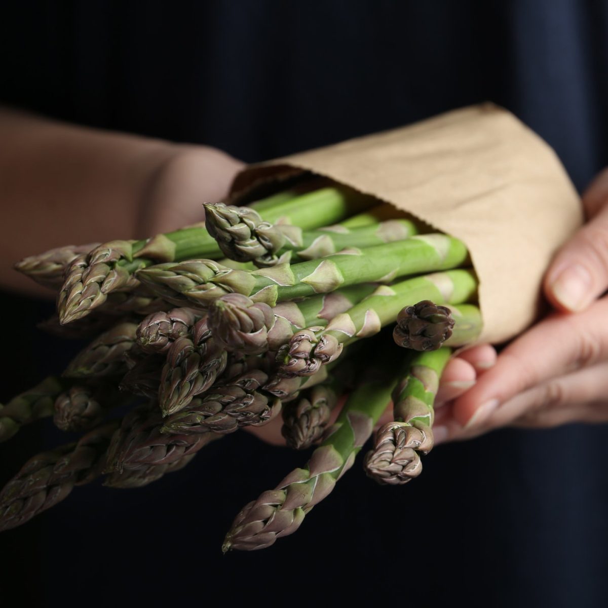 Spargel pro Person: So viel solltest du für deine Gäste einkaufen