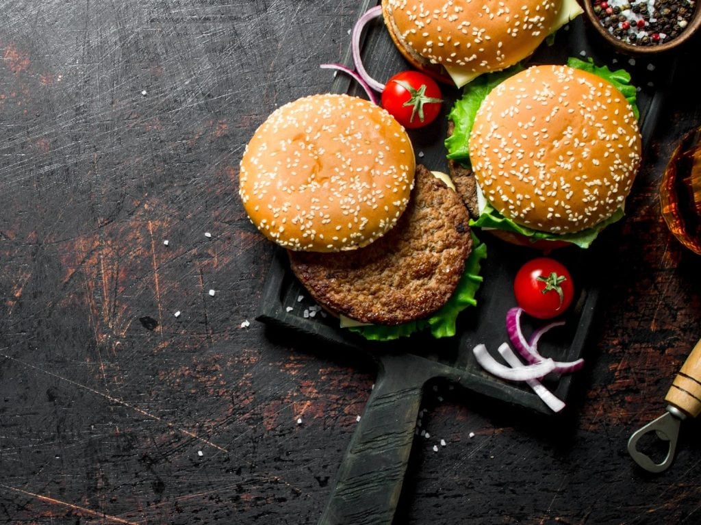 Von Klassik bis Ausgefallen: 22 Burger Rezepte zum Nachkochen