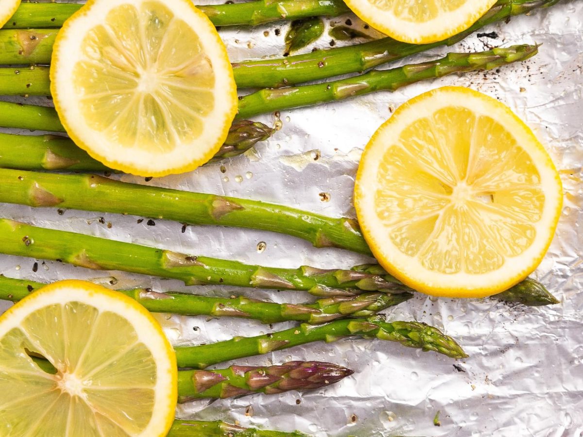 Spargel im Backofen garen: So einfach wird er besonders aromatisch