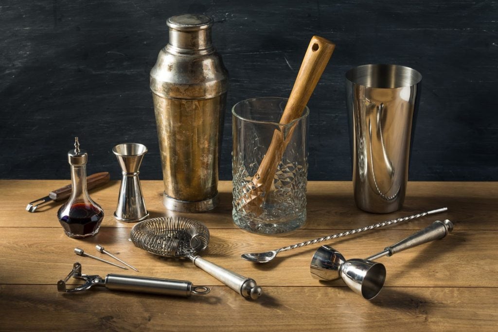 Welches Cocktail-Zubehör braucht man für die Hausbar? Tipps zum Cocktail-Tag in den USA
