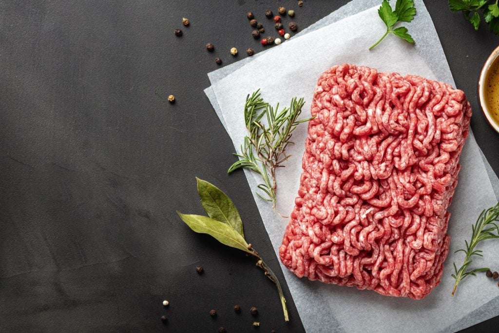 Keine Chance für Salmonellen & Co. – Hackfleisch sicher einfrieren und auftauen