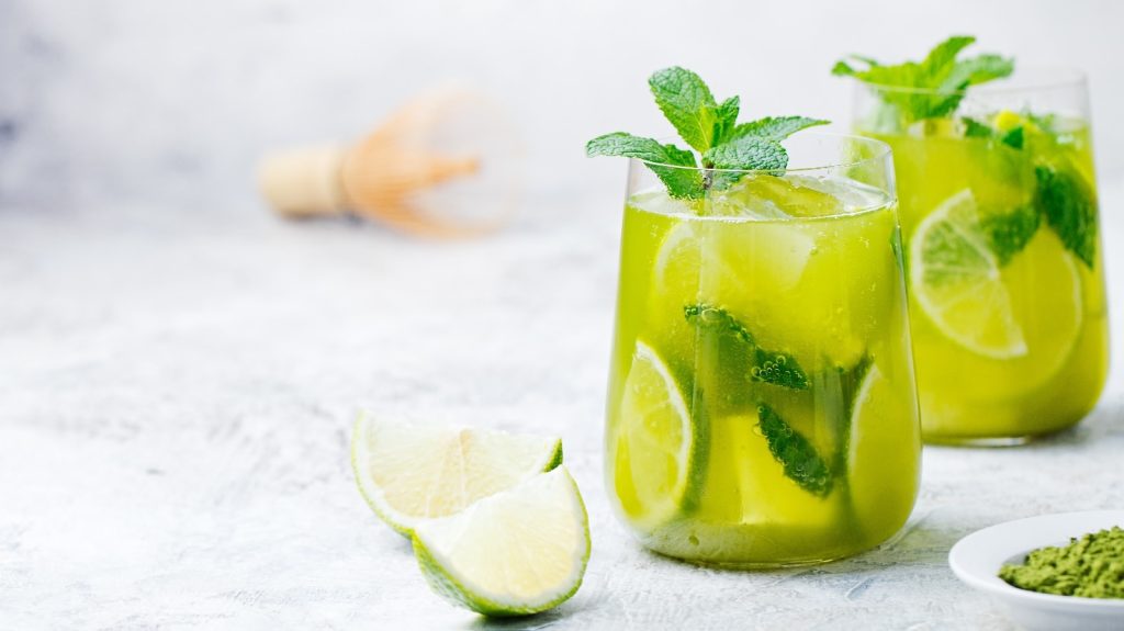 Matcha-Eistee: Lieblings-Eistee für diesen Sommer! - EAT CLUB