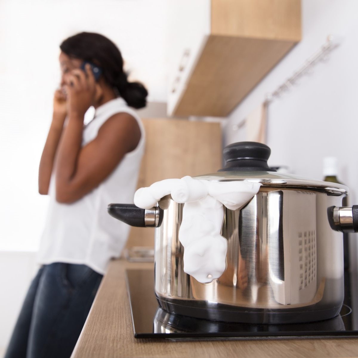 Milch kochen ohne überkochen: So klappt’s garantiert