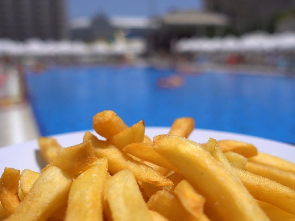 Unglaublich lecker: Das macht Freibad-Pommes so unwiderstehlich