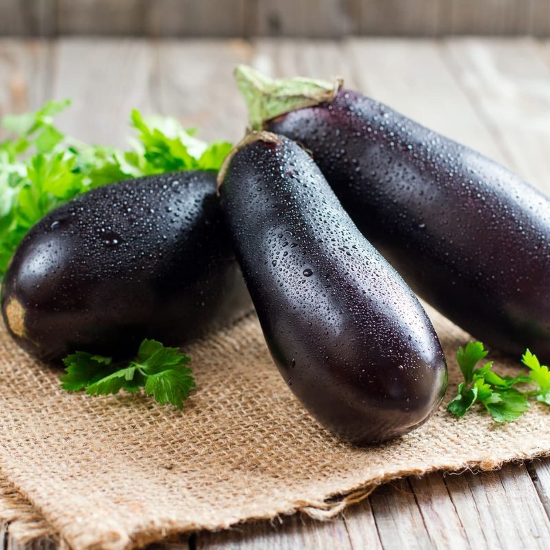 Aubergine roh essen? Warum das keine gute Idee ist