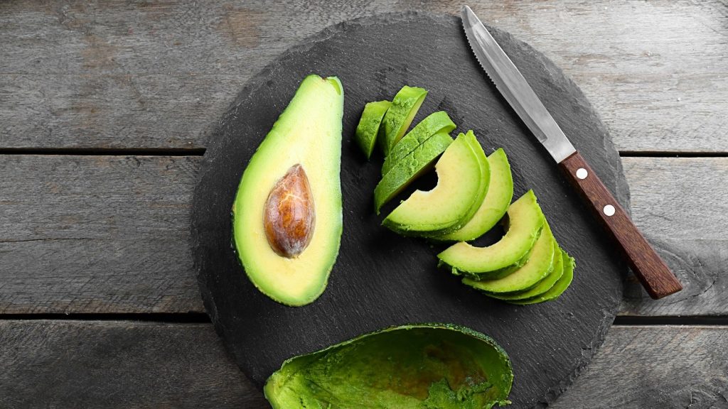 Avocado reifen lassen: Dieser Haushaltstrick macht sie butterweich