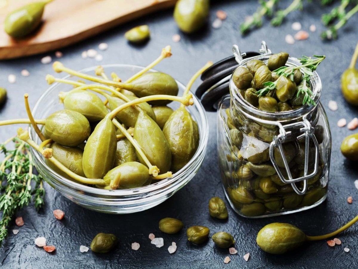 Wir erklären dir den Unterschied zwischen Kapern und Kapernäpfel - EAT CLUB