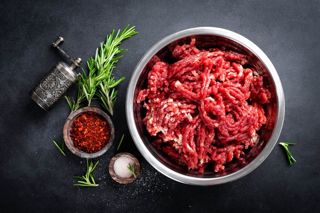 Wie lange kann man rohes Hackfleisch im Kühlschrank lassen?