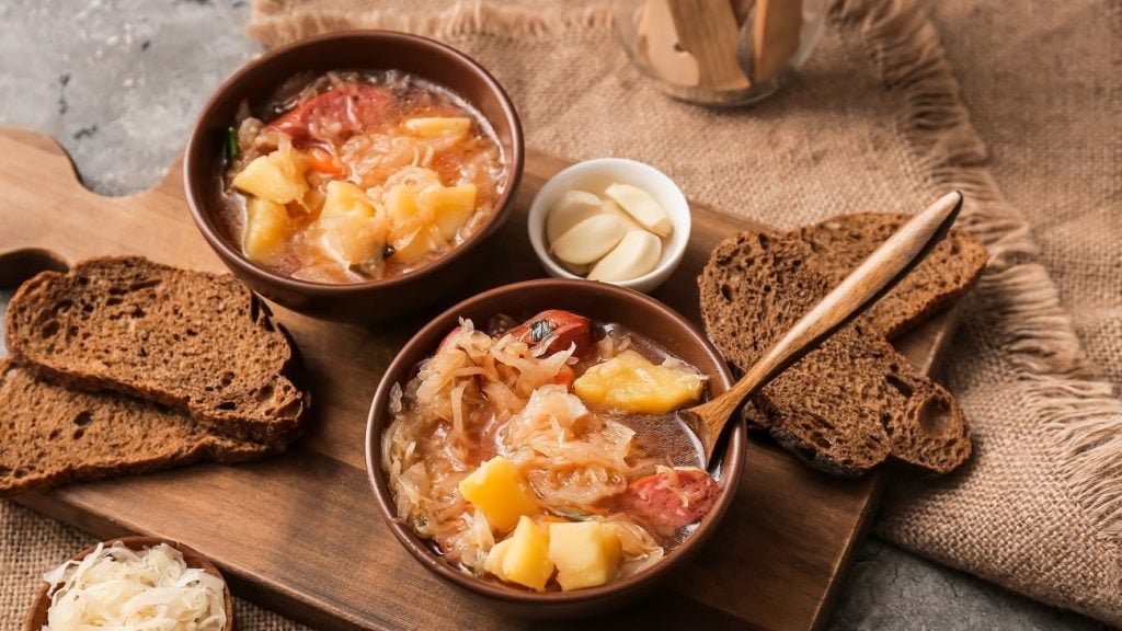 Sauerkrautsuppe mit Kassler: Hausmannskost aus der Region - EAT CLUB