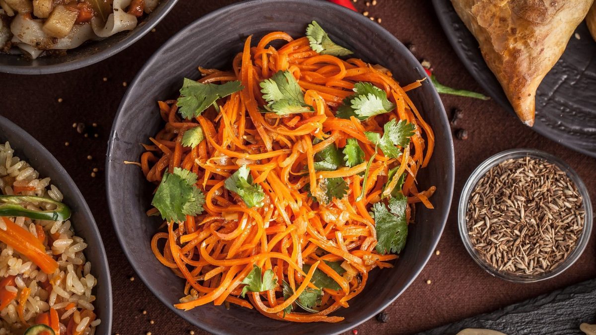 Morkowtscha: Pikanter koreanischer Möhrensalat - EAT CLUB