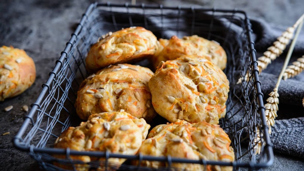 Ein Korb mit Gulerudsbrud.