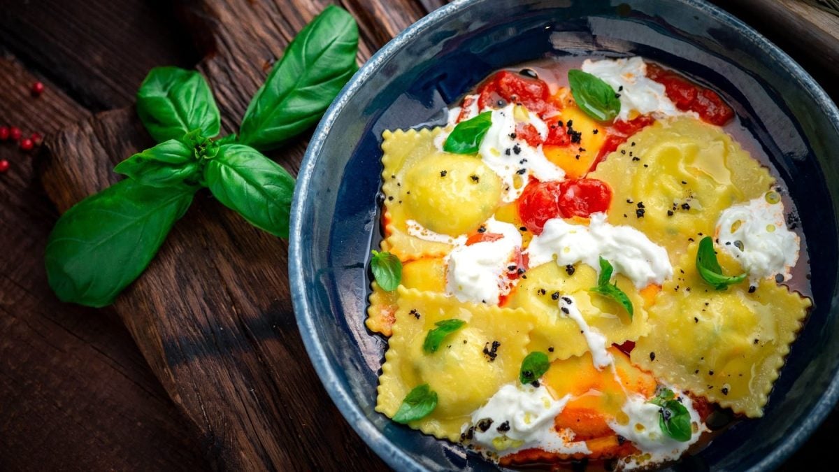 Ravioli alla Caprese: Schnelles Sommer-Rezept für jeden Tag - EAT CLUB