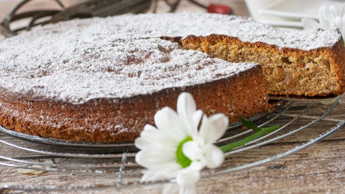 Spanischer Mandelkuchen – glutenfreie Kuchen-Idee mit Marzipan - EAT CLUB