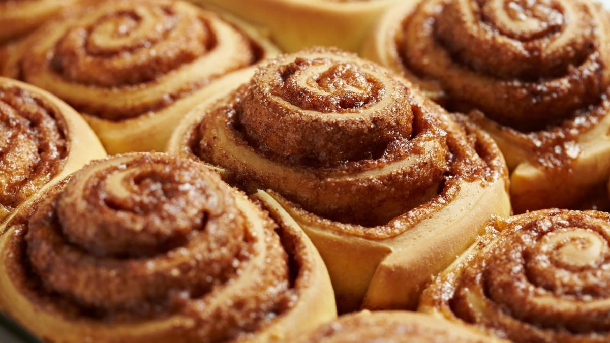 Diese Biscoff Rolls aus nur zwei Zutaten sorgen garantiert für gute Laune am Tisch.