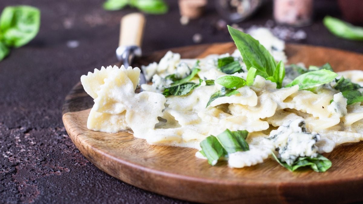 Farfalle in Gorgonzola-Nuss-Sauce: Die schmecken uns - EAT CLUB