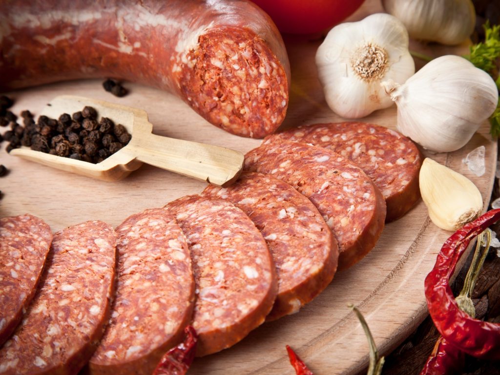 Sucuk: eine würzige Knoblauchwurst