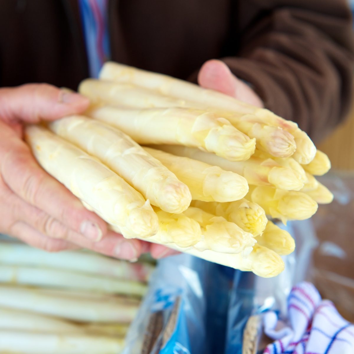 Mit unseren Tipps erkennst du leicht frischen Spargel