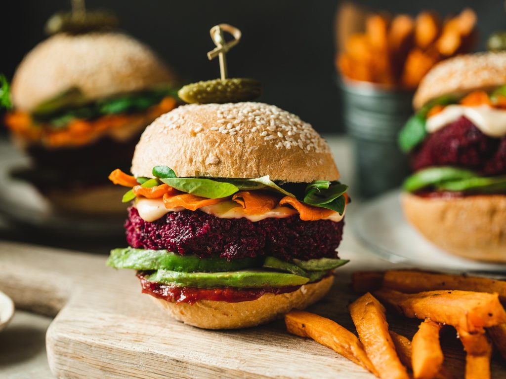 Von Klassik bis Ausgefallen: 22 Burger Rezepte zum Nachkochen