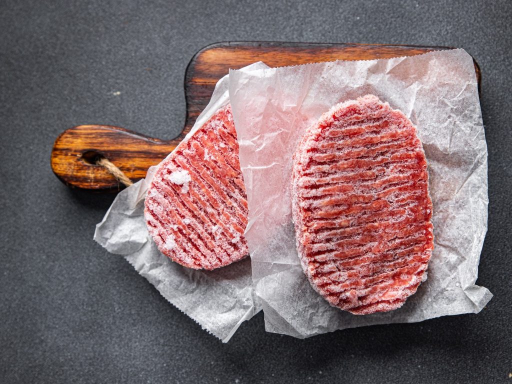 Keine Chance für Salmonellen & Co. – Hackfleisch sicher einfrieren und auftauen