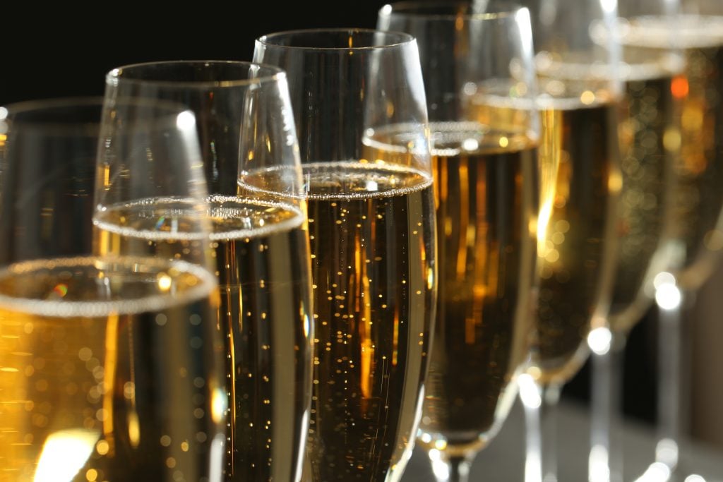 Geöffneter Sekt schal? Dieser Trick hilft garantiert