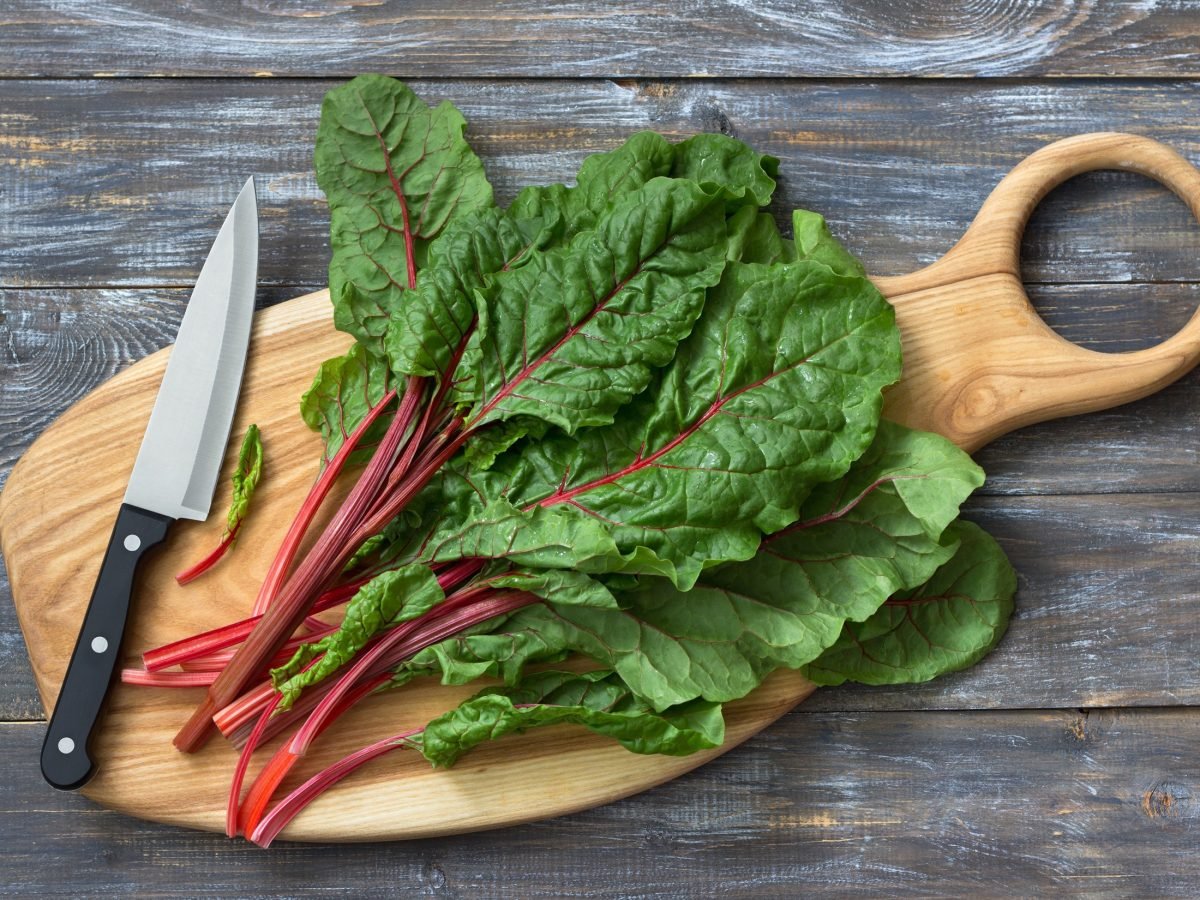 Mangold aufwärmen leicht gemacht – so bleibt er gesund und lecker